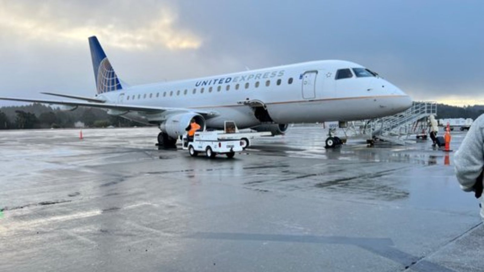 United Airlines ACV Terminal – California Redwood Coast-Humboldt County Airport