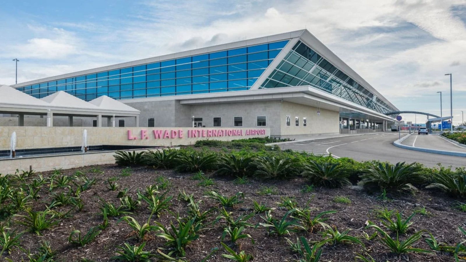 United Airlines BDA Terminal – L.F. Wade International Airport