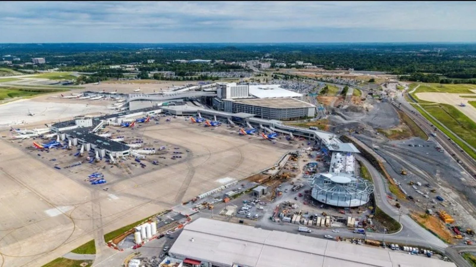 United Airlines BNA Terminal – Nashville International Airport