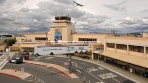 United Airlines BUR Terminal - Hollywood Burbank Airport