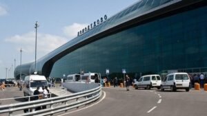 Yamal Airlines DME Terminal - Moscow Domodedovo Mikhail Lomonosov Airport